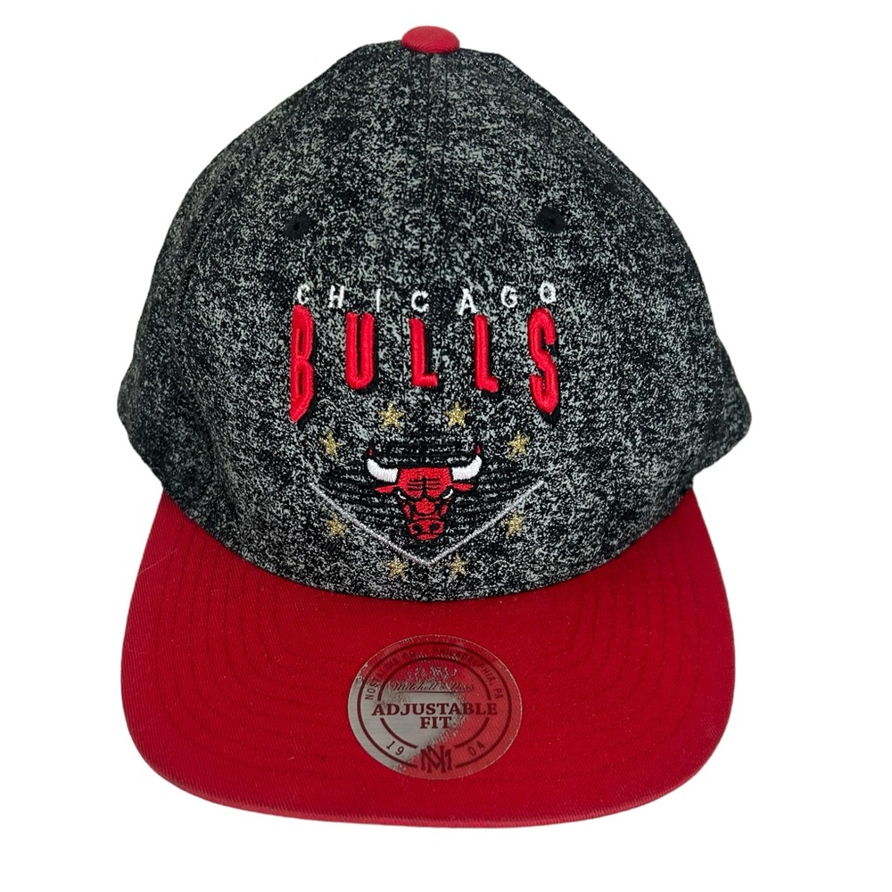 Mitchell & Ness Mens Snapback Hat Chicago Bulls red, green, gray adjustable fit